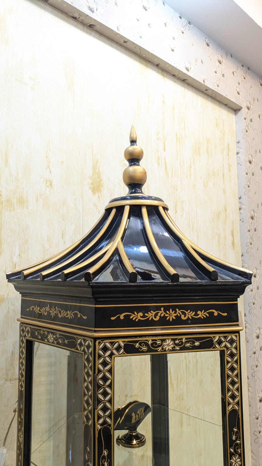 Chinese Black Lacquer Round Hexagon Pagoda Top Mother Of Pearl Showcase Display