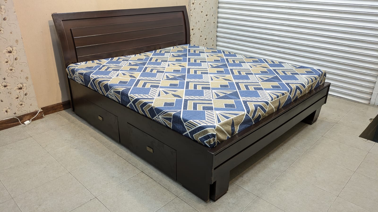 King Size Bed With Storage Drawers