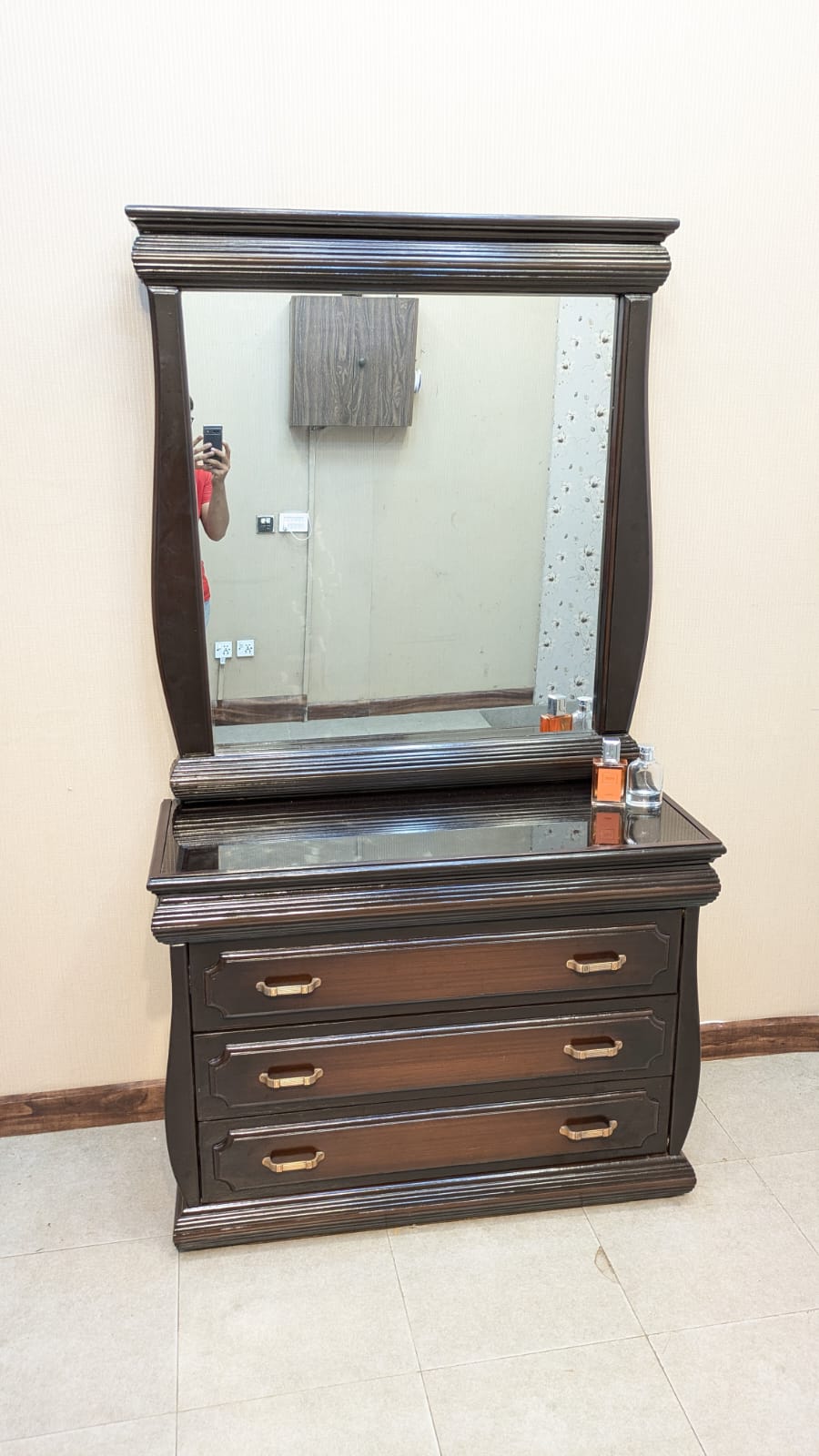 King Size Bed With 2 Side Tables and Dressing Table