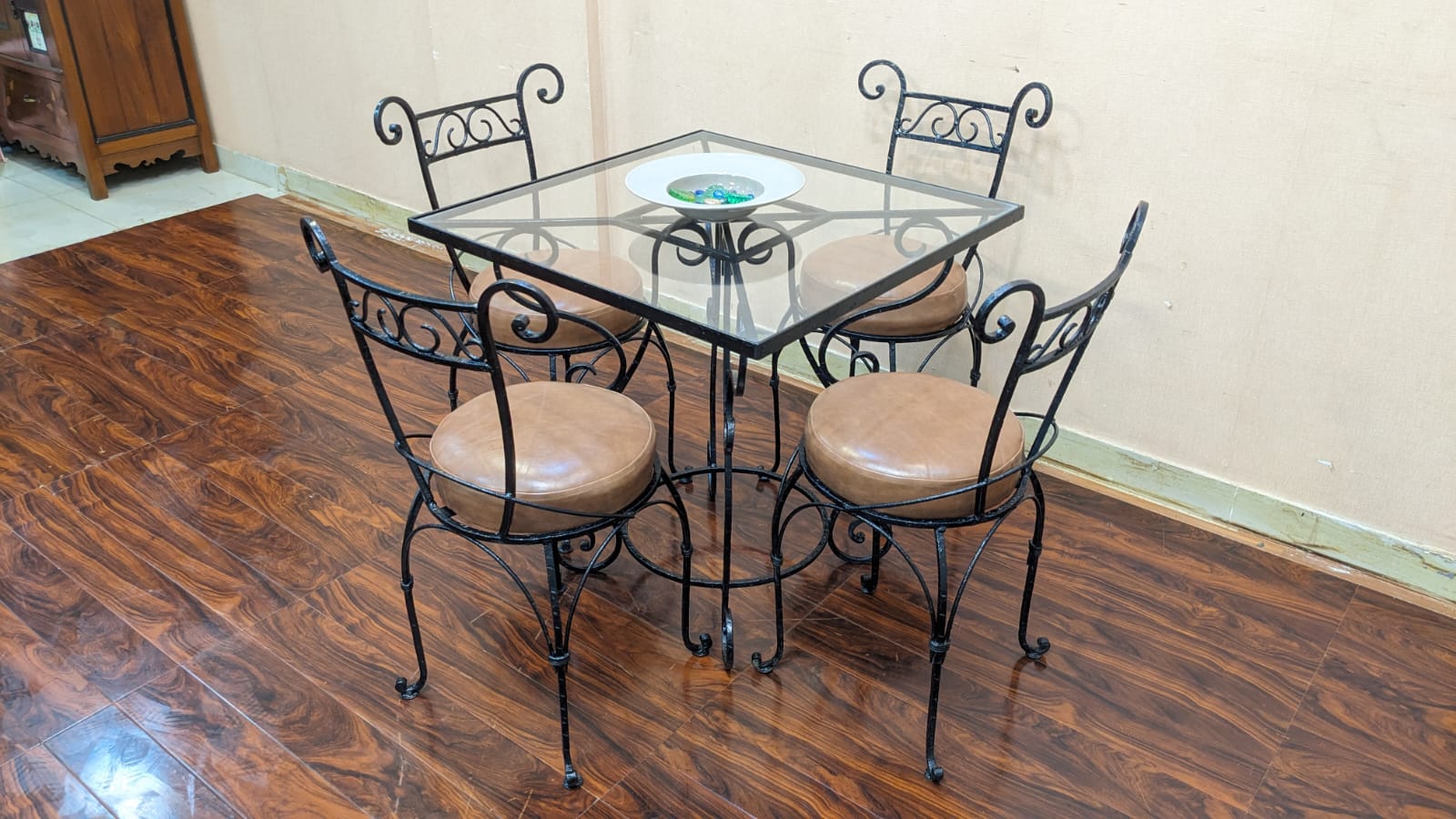 4 Seater Metal Dinning Table