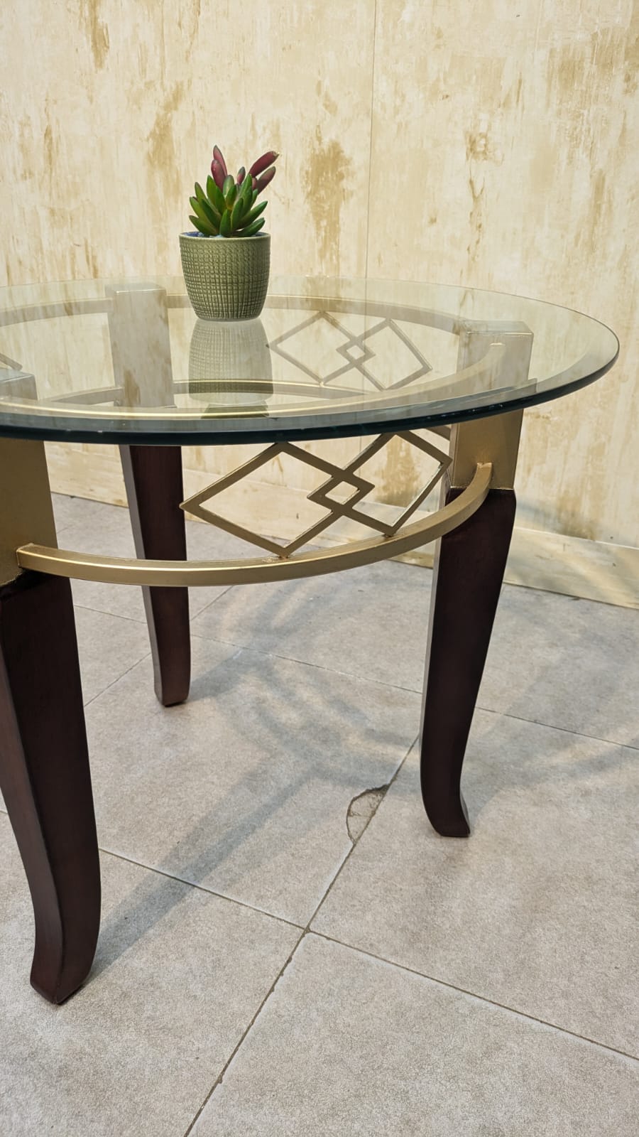 Corner Table