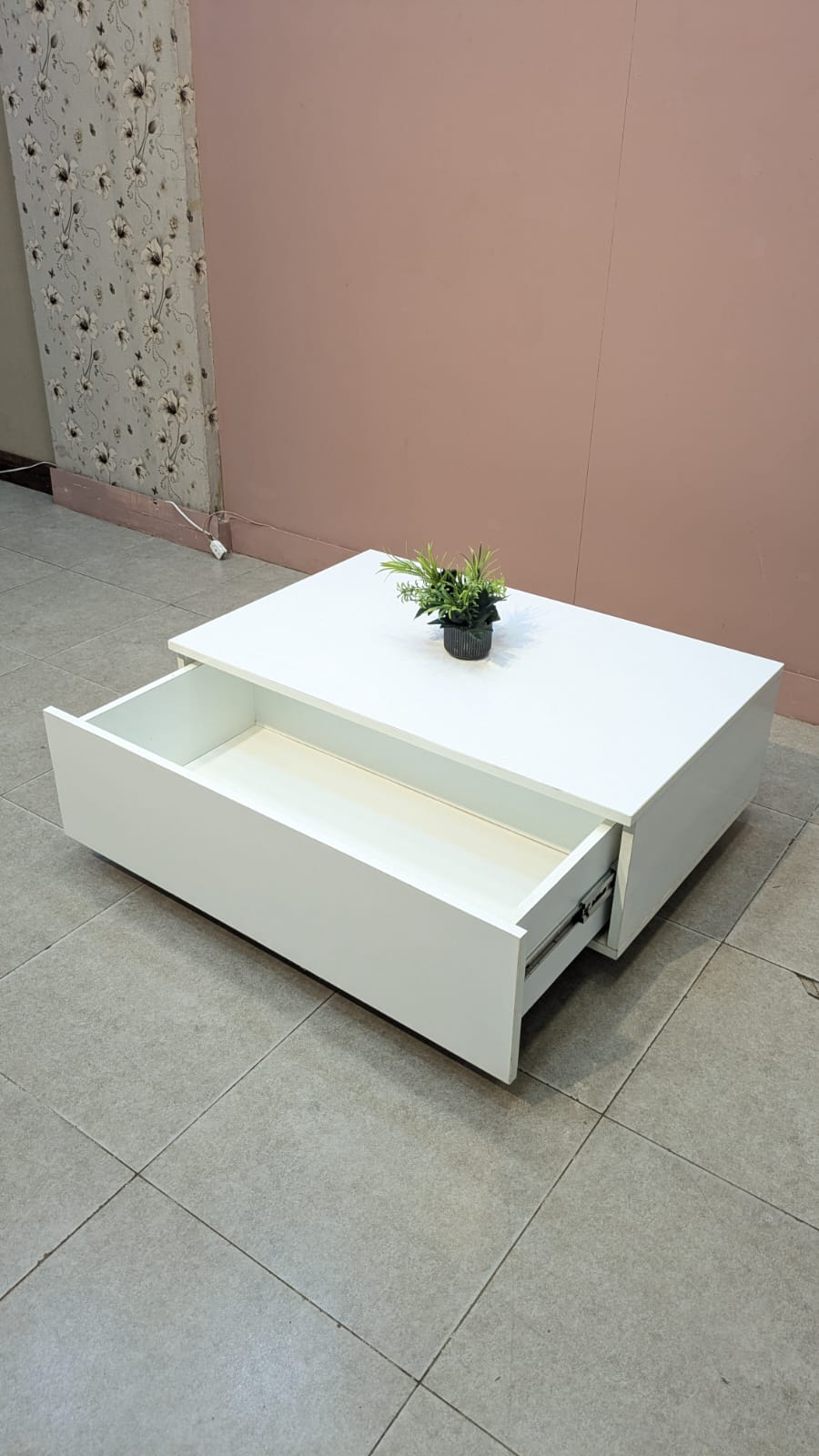 ELEGANT MODERN CENTER TABLE – STYLE MEETS STORAGE!