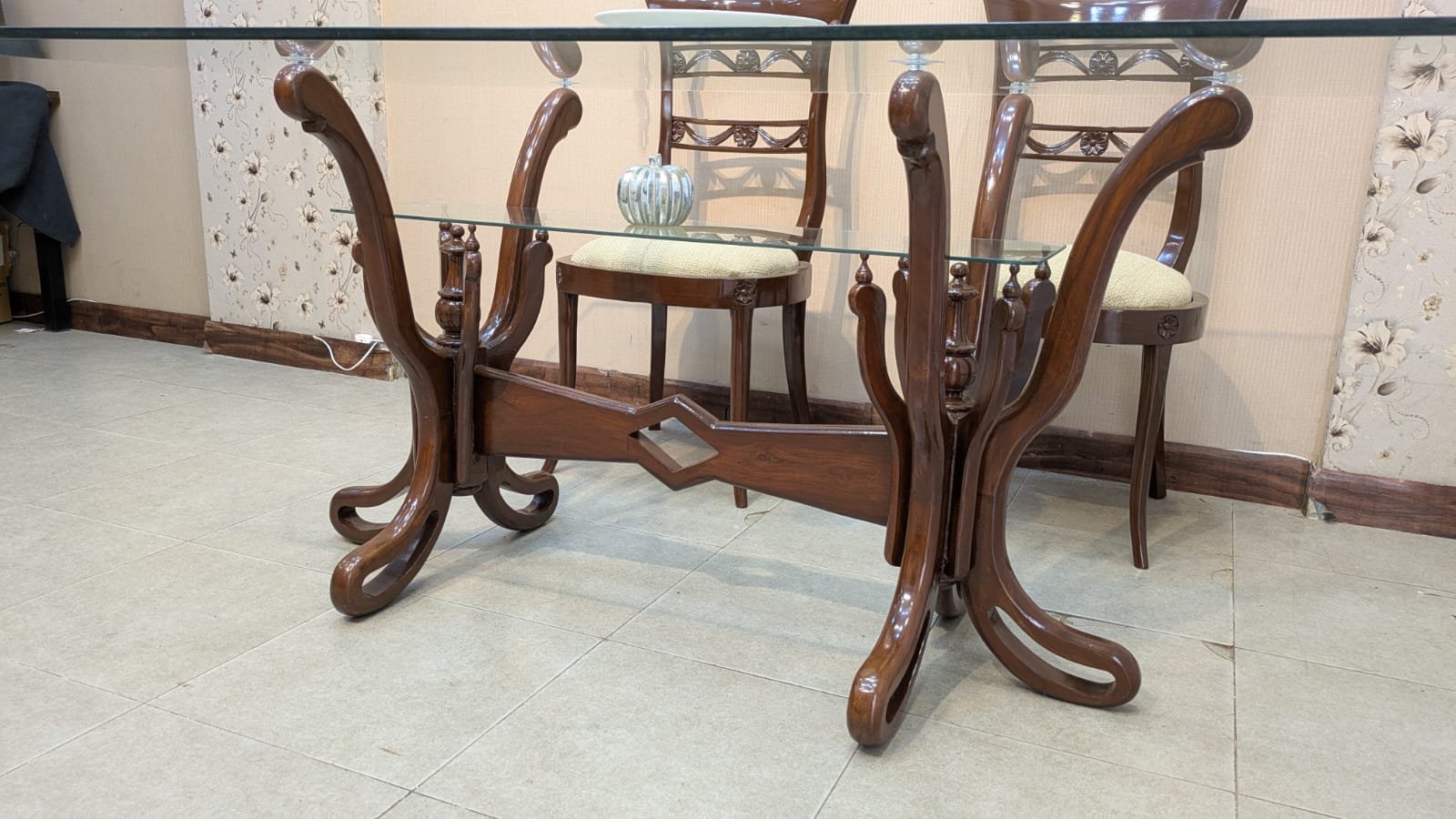 6 Seater Dining Table