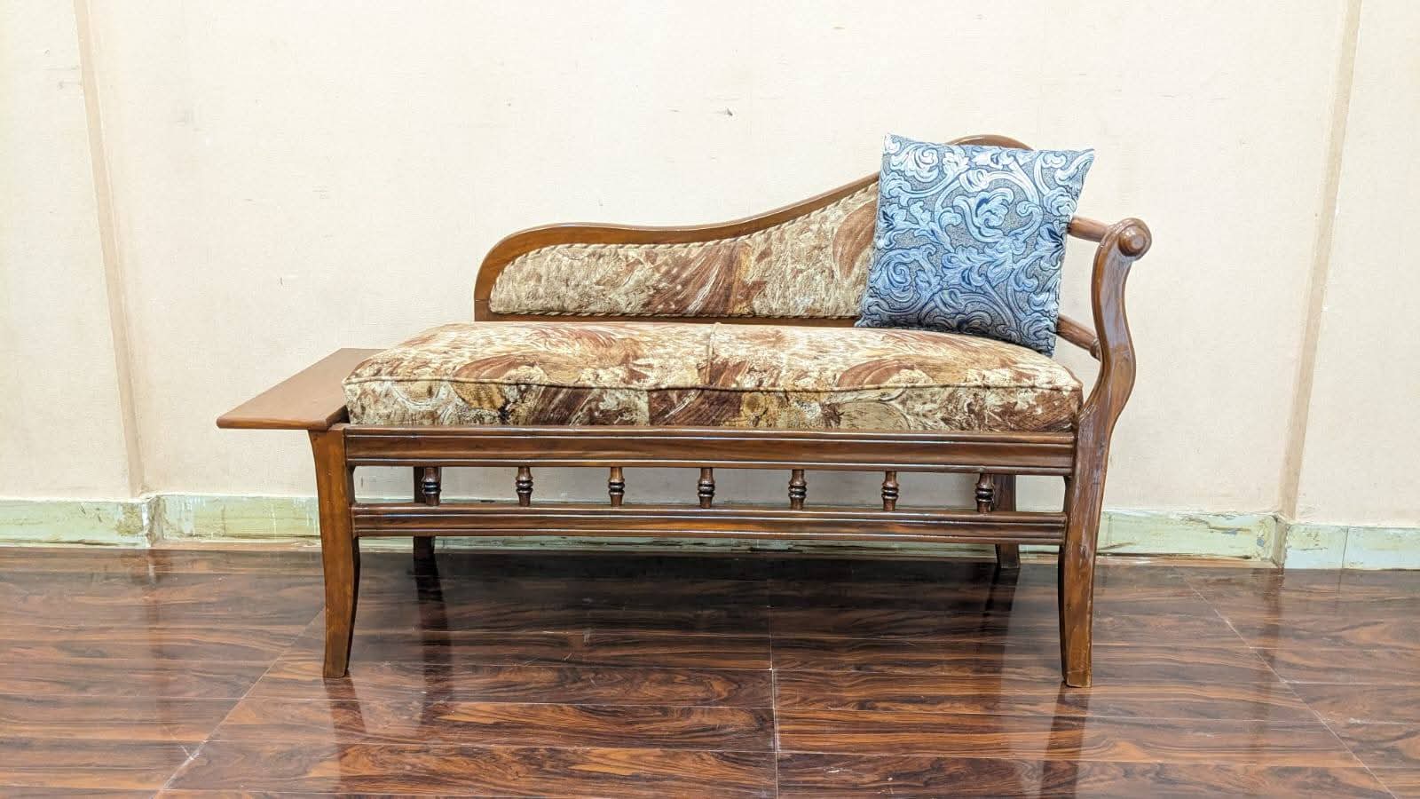 2 Seater Seattee