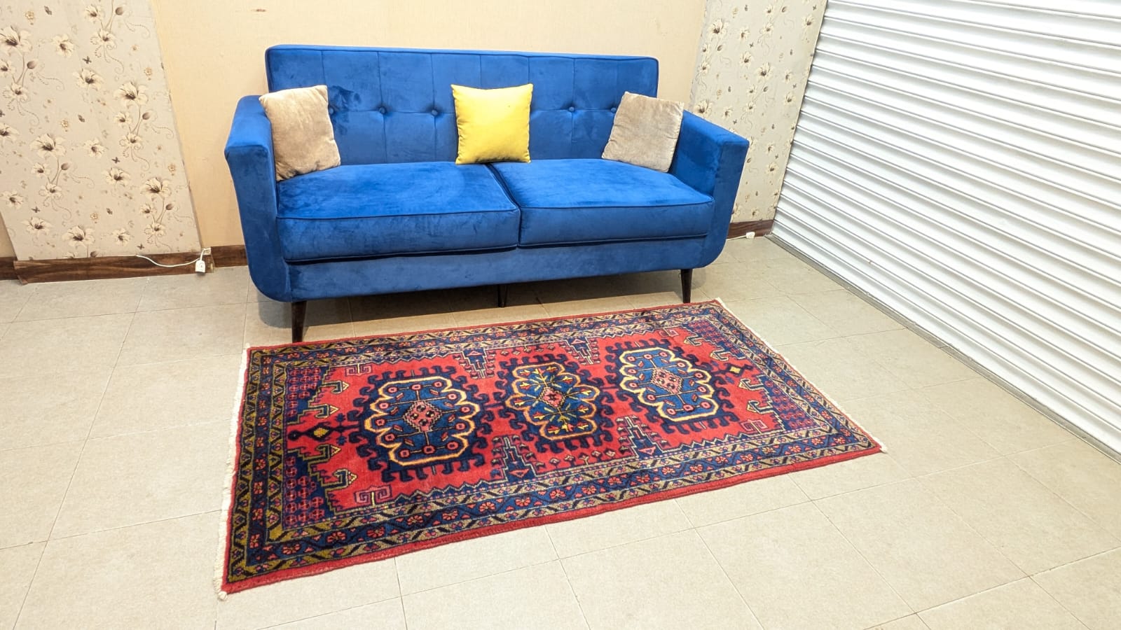 Vintage Persian Medallion Hand Knotted Carpet