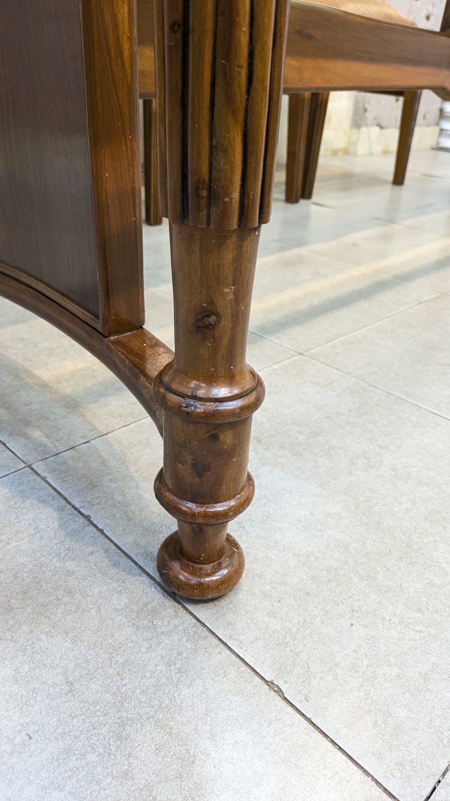8 Seater Dinning Table