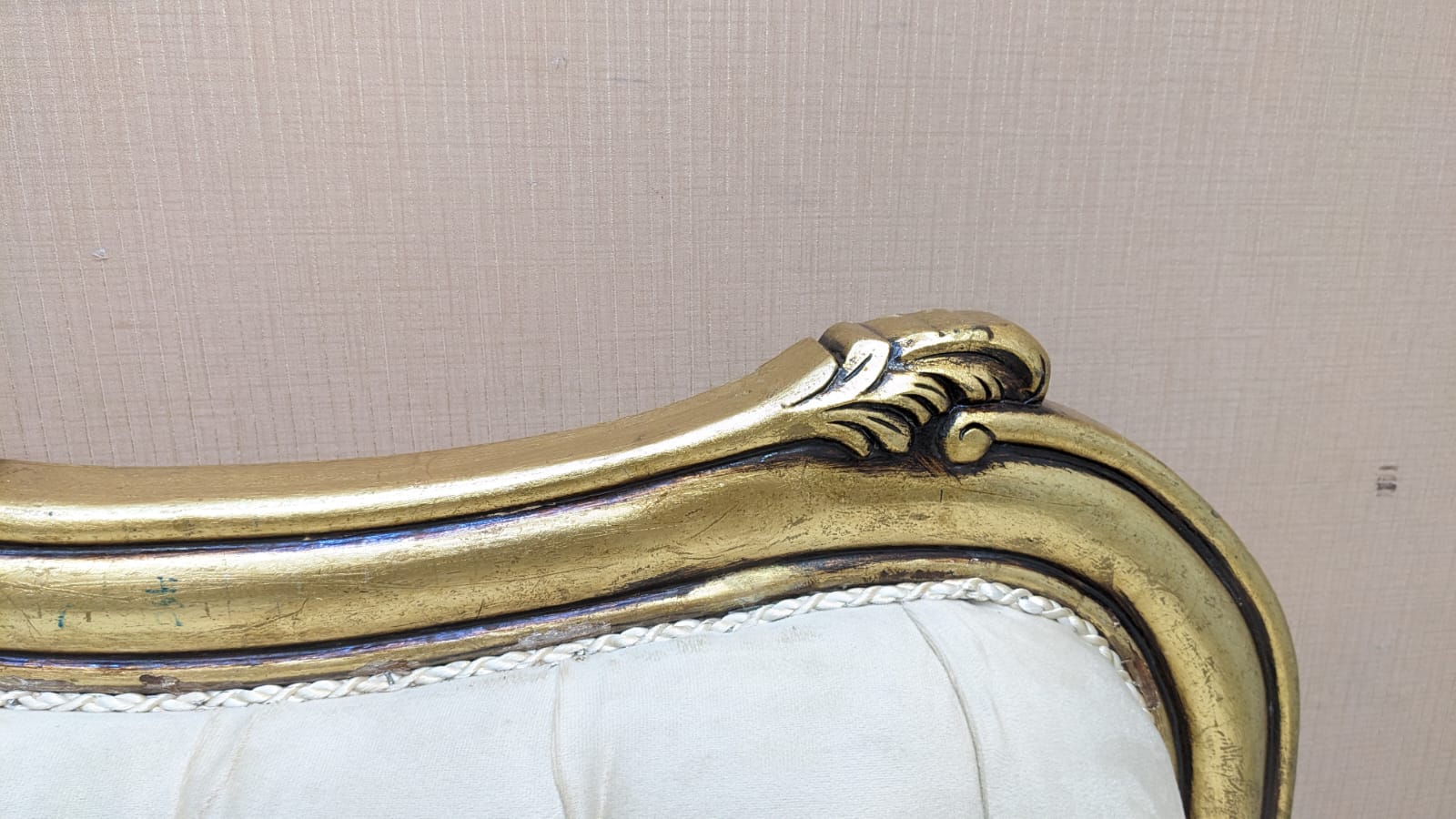 Comfortable 4 Seater Sofa Set