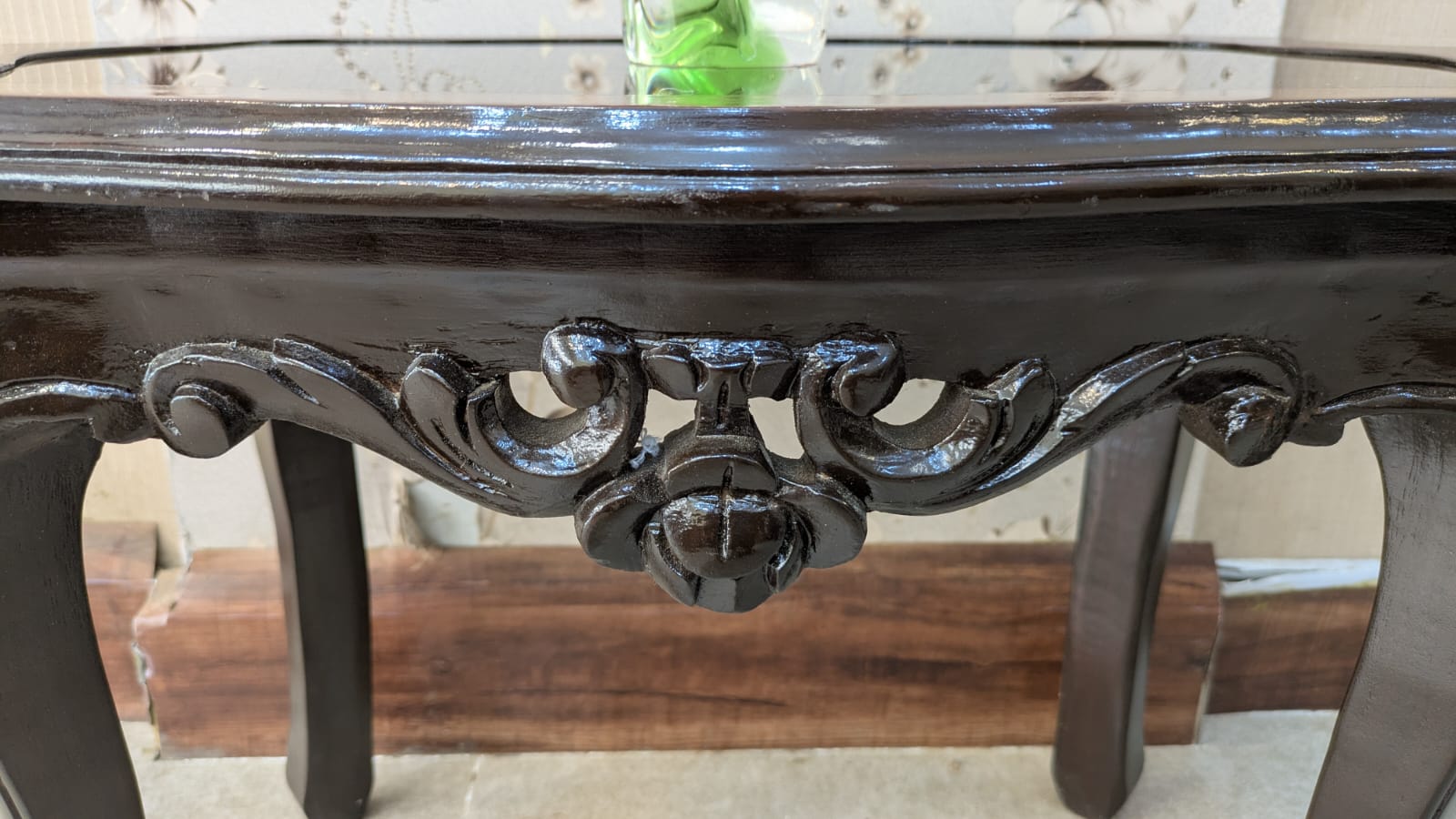 Corner Table