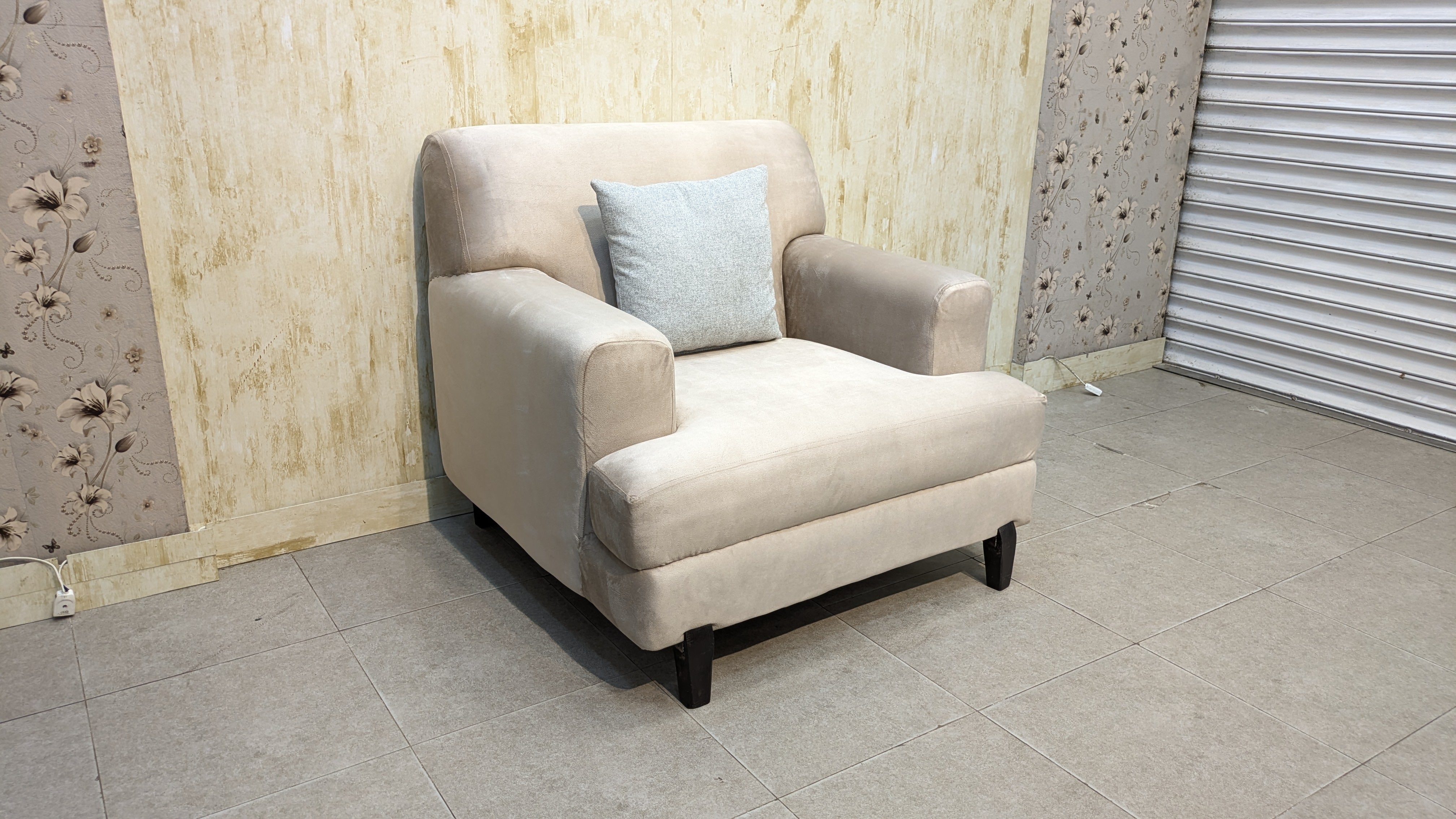 Imported Home Centre Dubai 6 Seater Sofa Set
