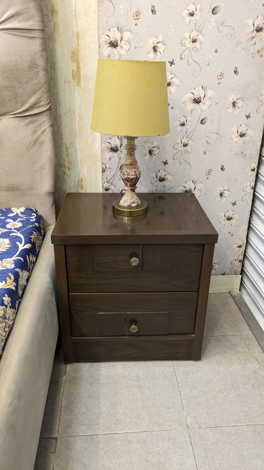 King Size Bed With 2 Side Tables