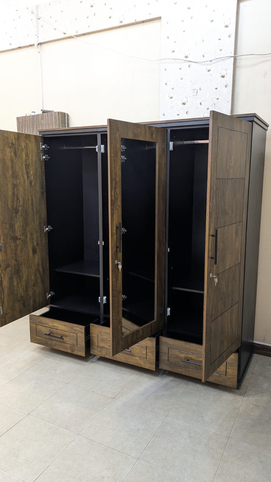 Brand New King Size Bedroom Set
