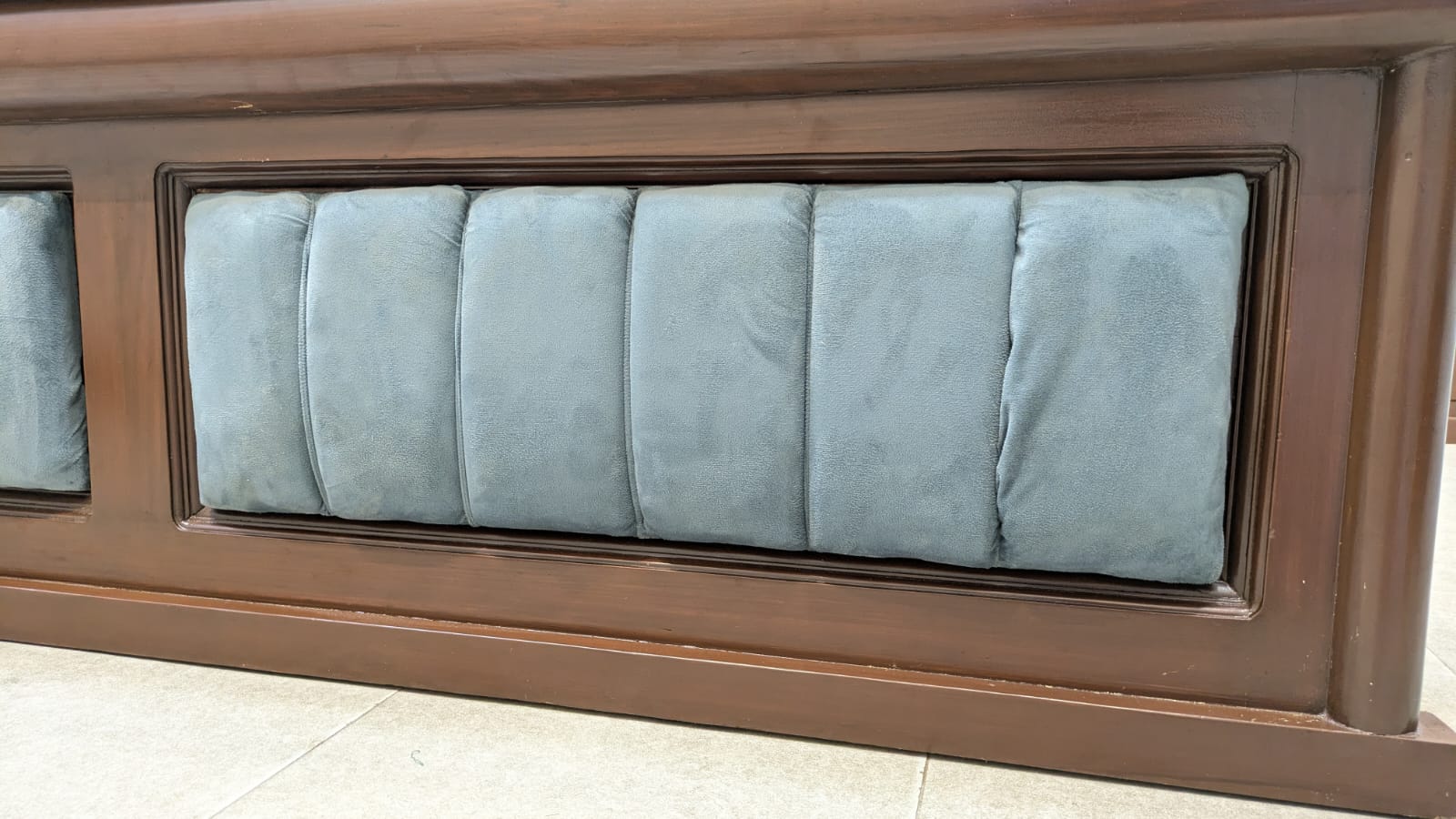 King Size Bed With 2 Side Tables