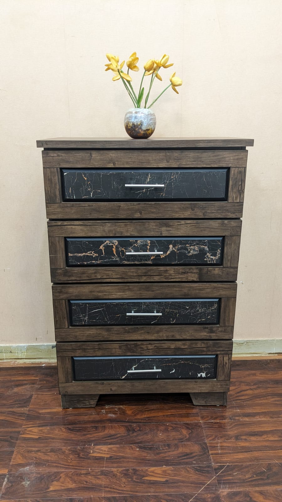 DivineCrafts New Chest of Drawers
