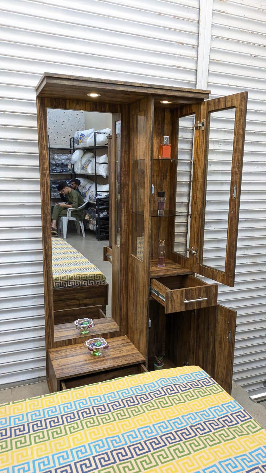 Brand New Modern King Size Complete Bedroom Set