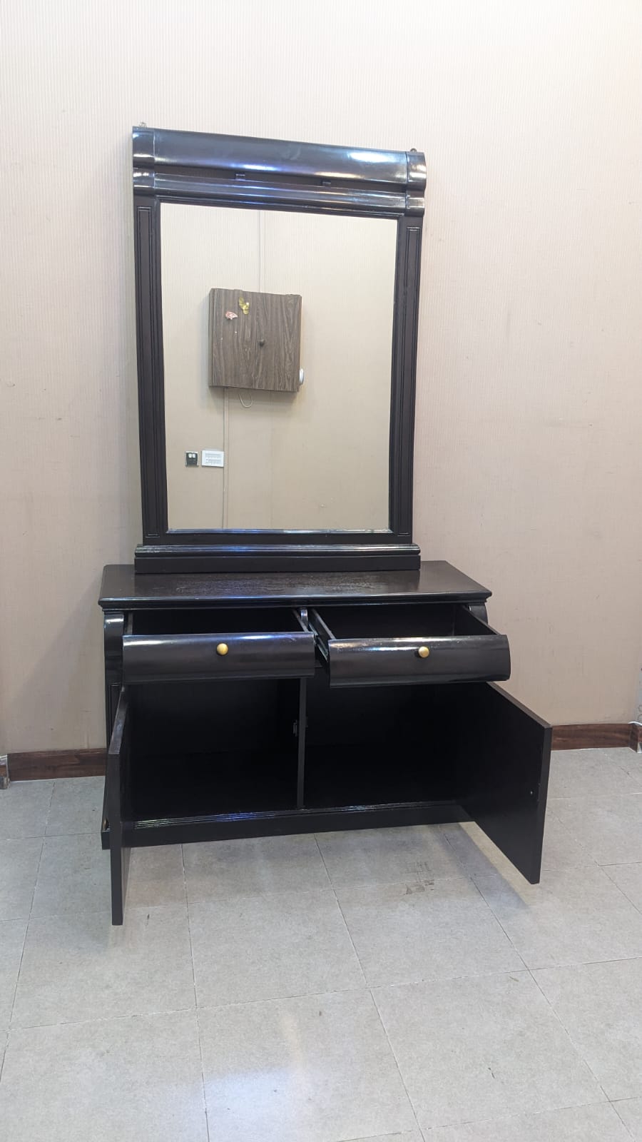 King Size Bed With 2 Side Tables and Dressing Table