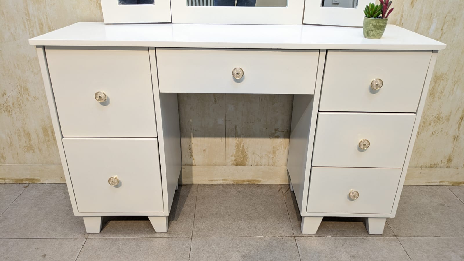 Twin Size Bed With Set
