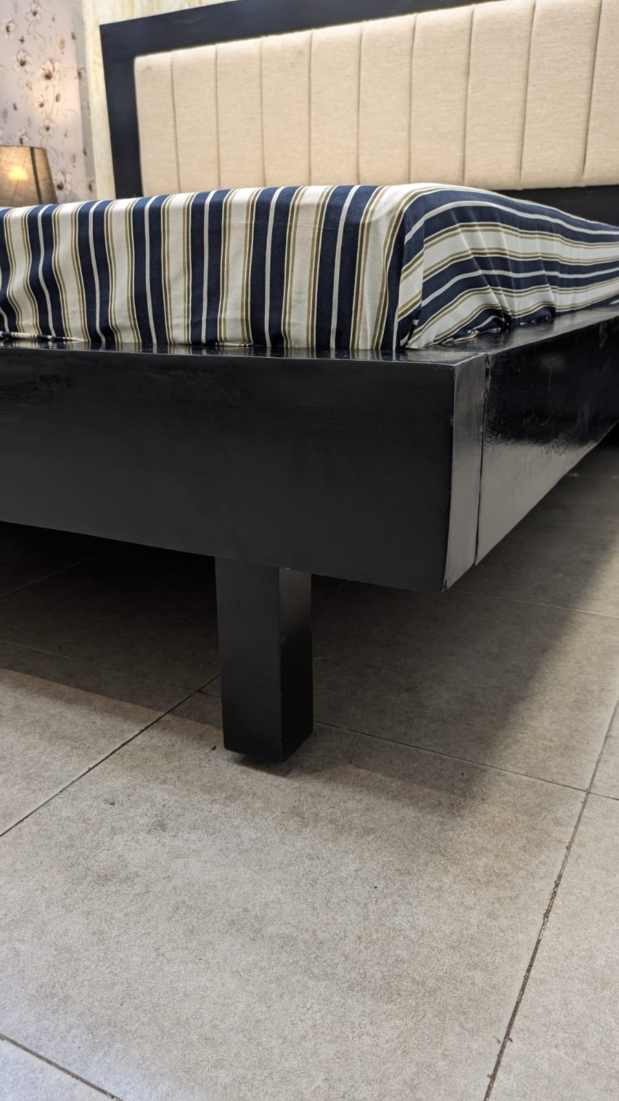 King Size Bed With 2 Side Tables