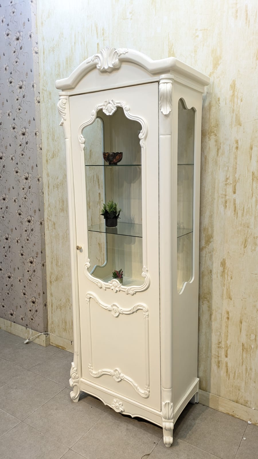 Brand New Unused Crockery Divider