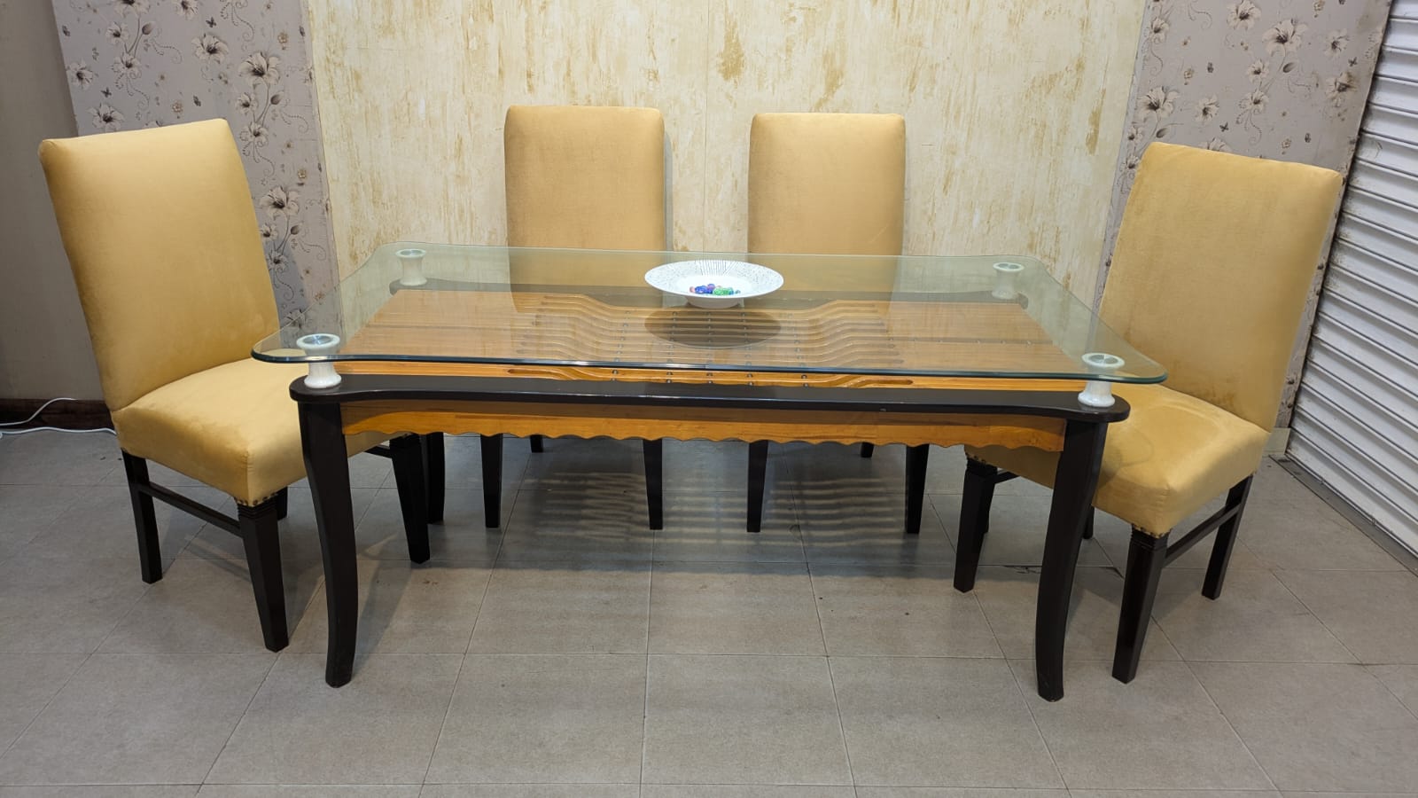 6 Seater Dinning Table