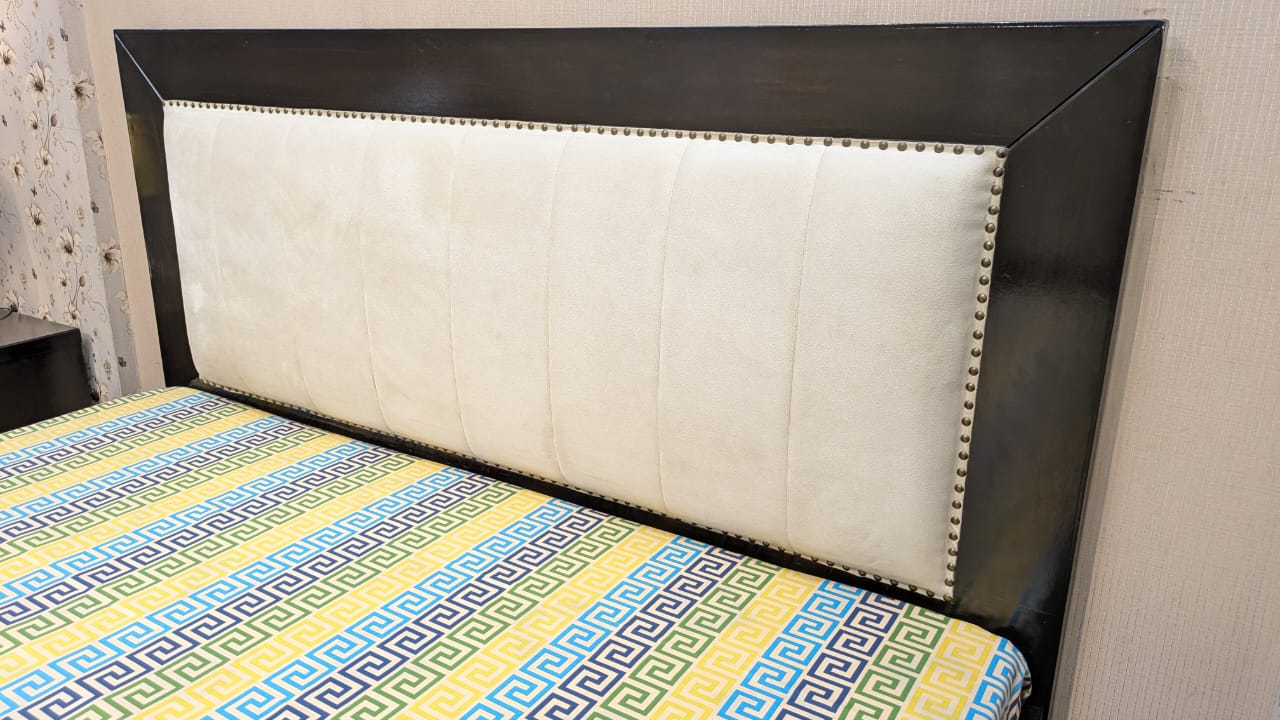 King Size Bed With Storage Drawers and 2 Side Tables