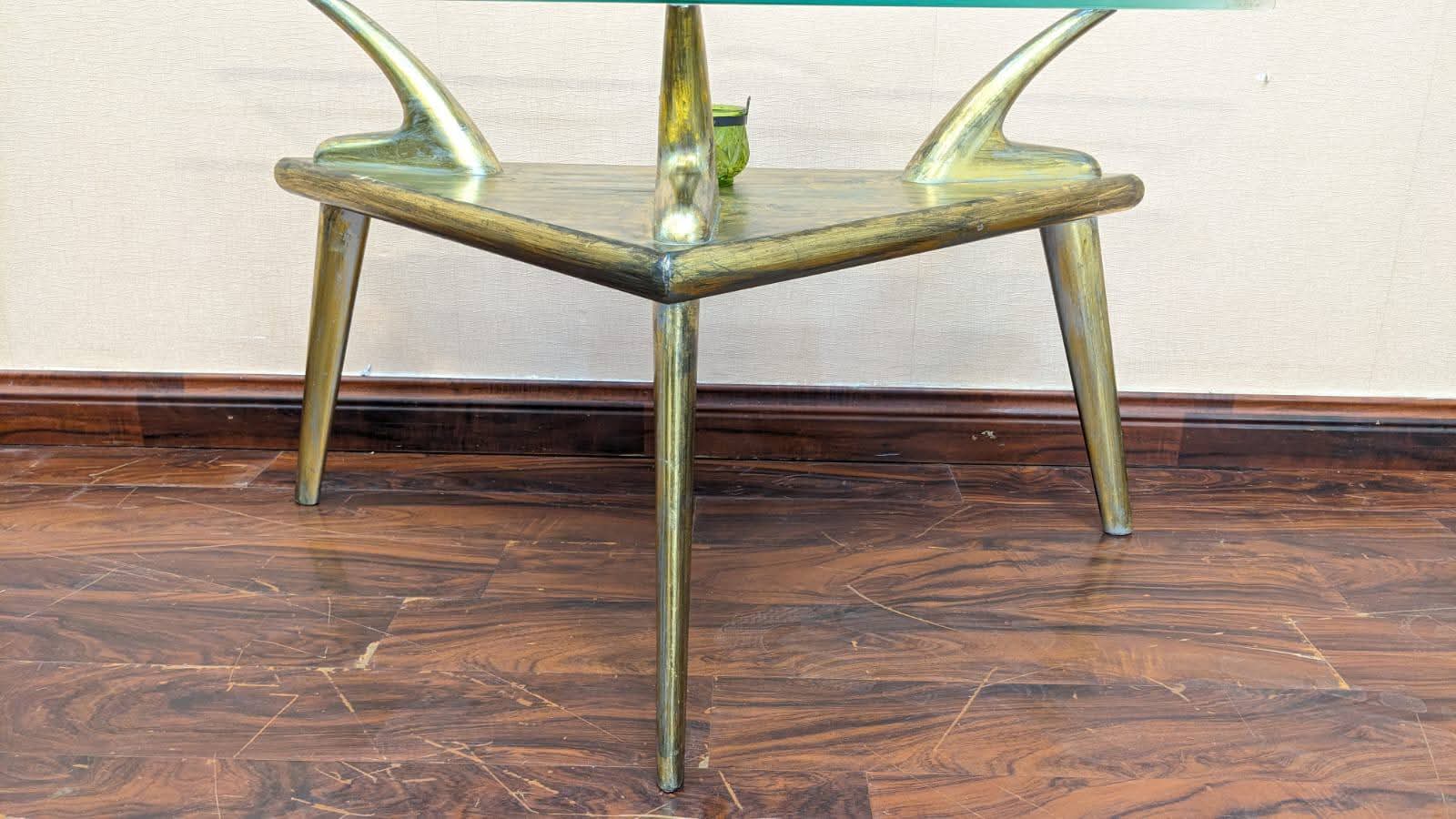 Corner Table