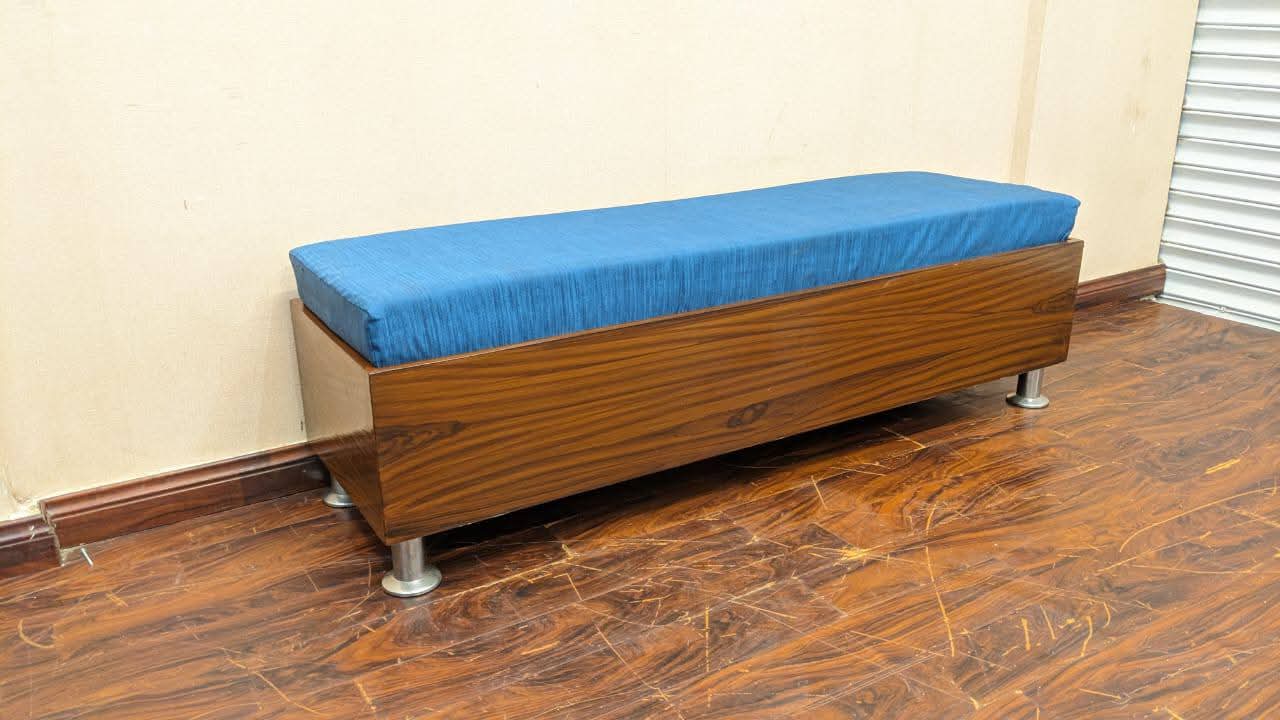 2.5 Seater Seattee