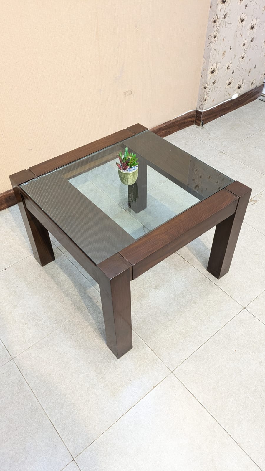 100% Solid Sheesham Wood Corner Table