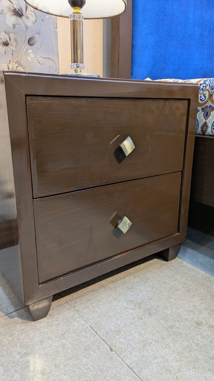 King Size Bed With 2 Side Tables