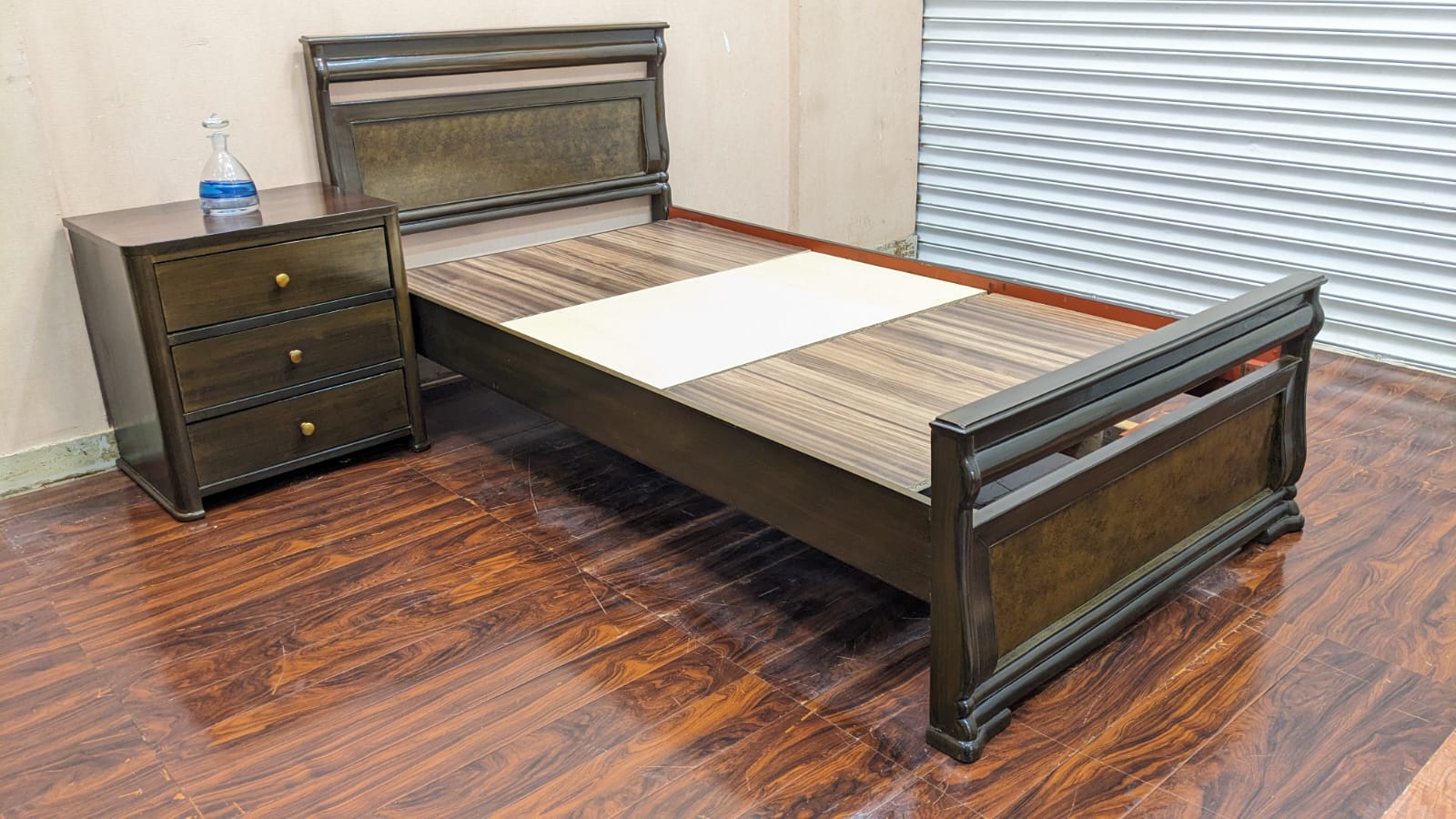Single Bed With Side Table