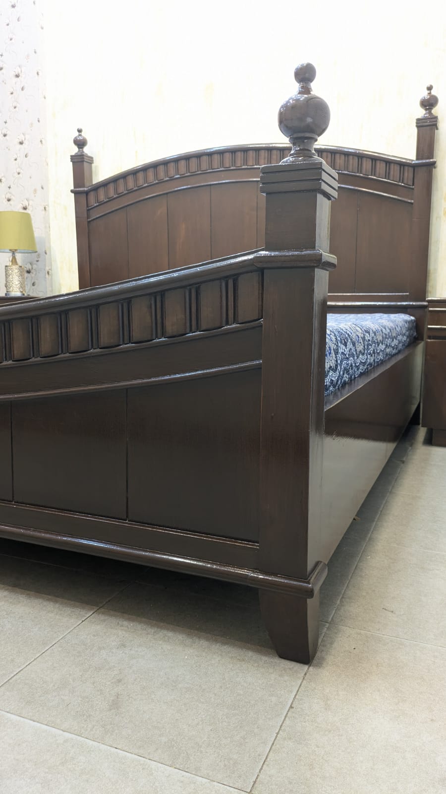 King Size Bed With 2 Side Tables