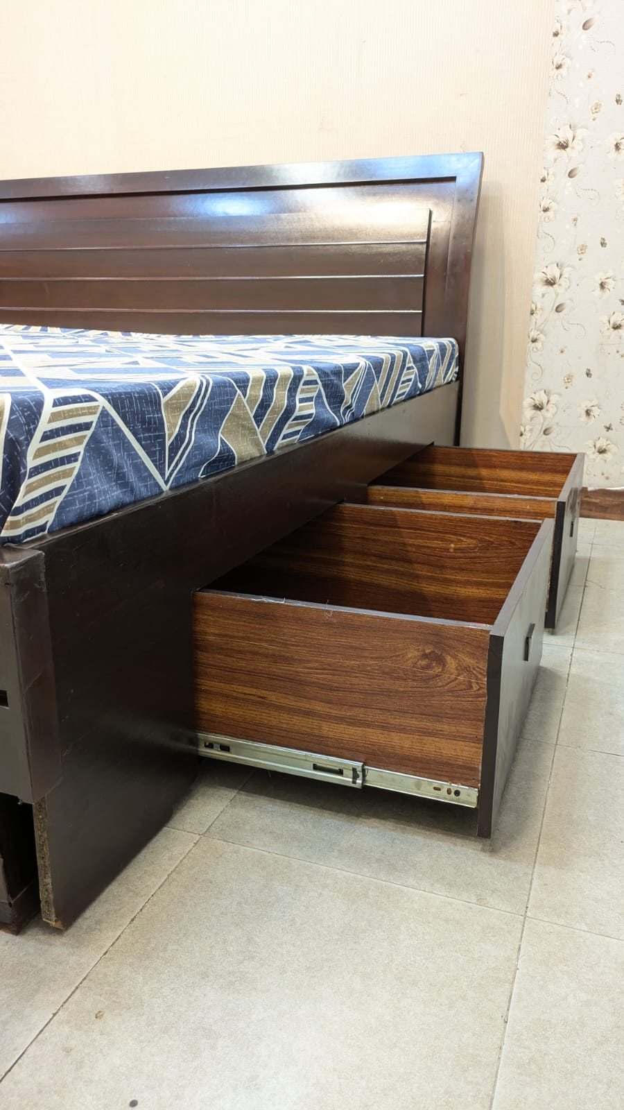 King Size Bed With Storage Drawers