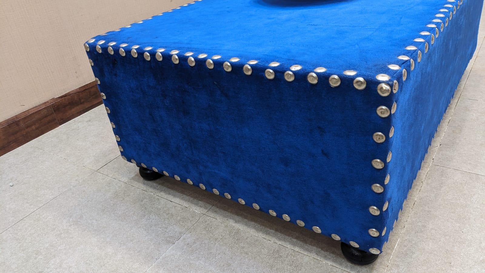 3 Seater Sofa with Center Table