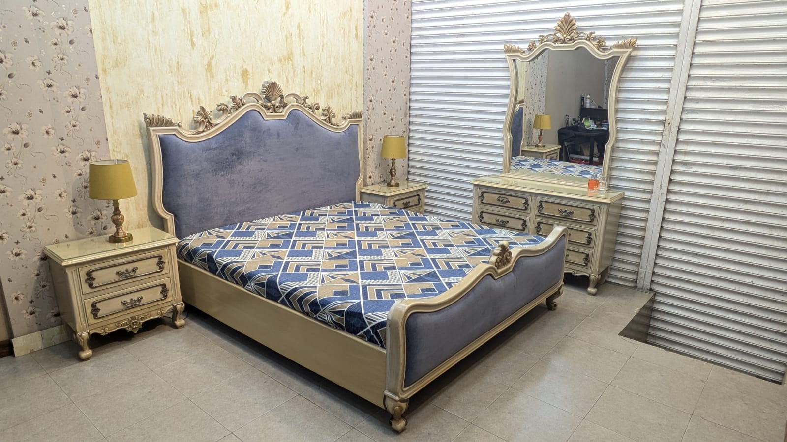 Elegant Design King Size Bed Set