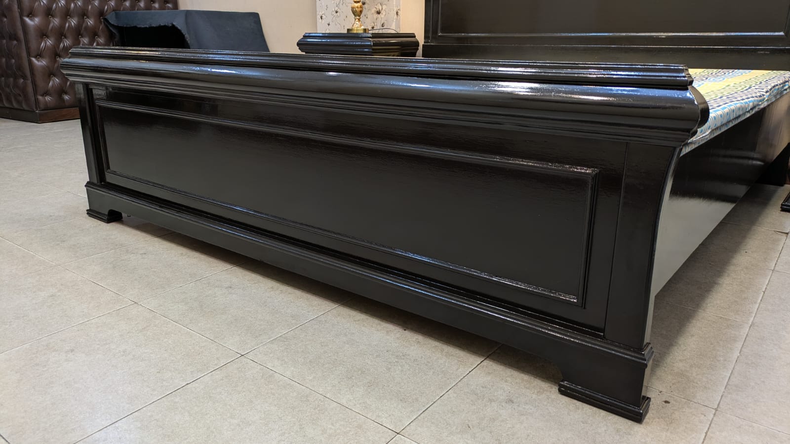 King Size Bed With 2 Side Tables and Dressing Table