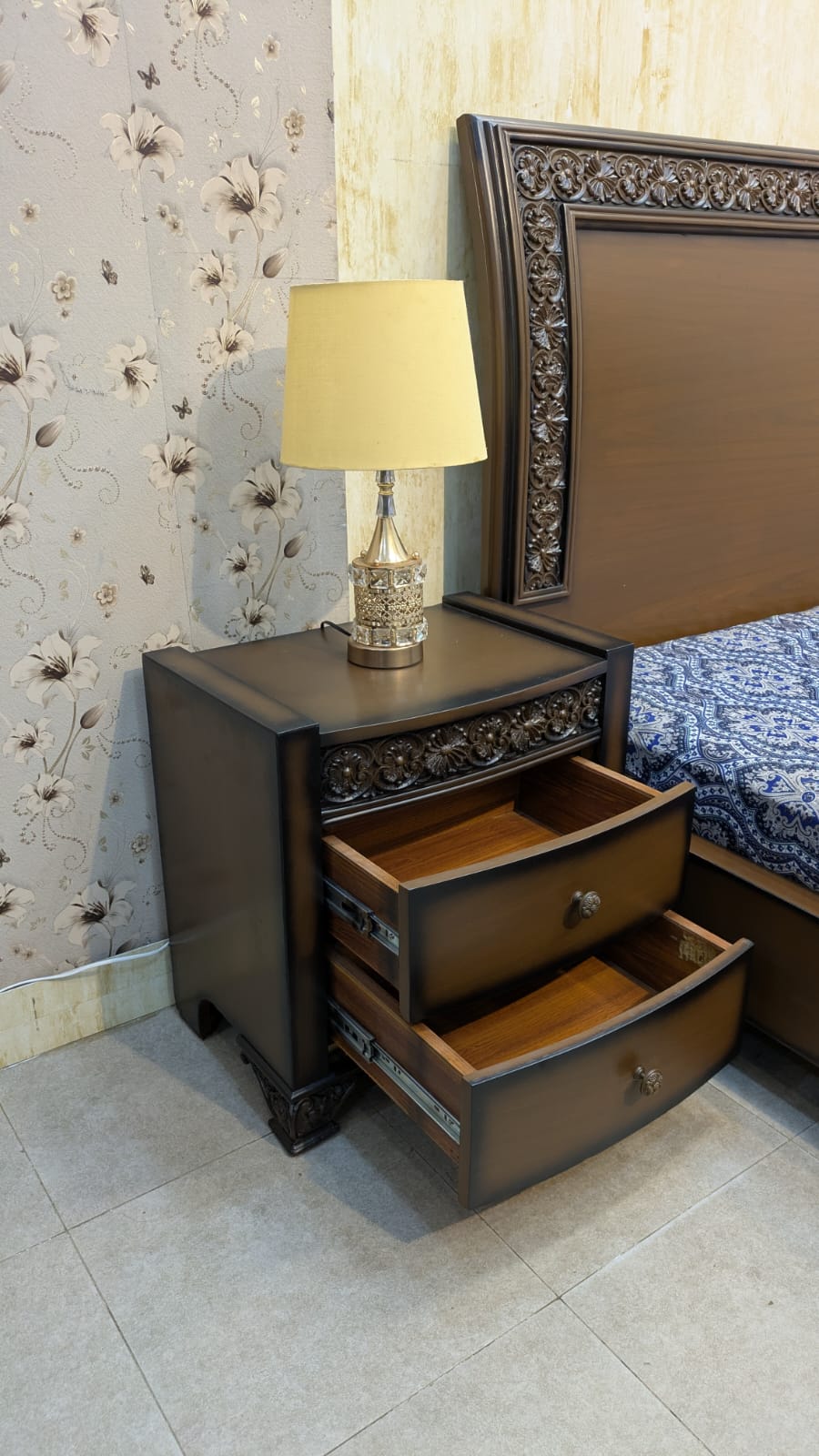 King Size Bed With 2 Side Tables and Dressing Table