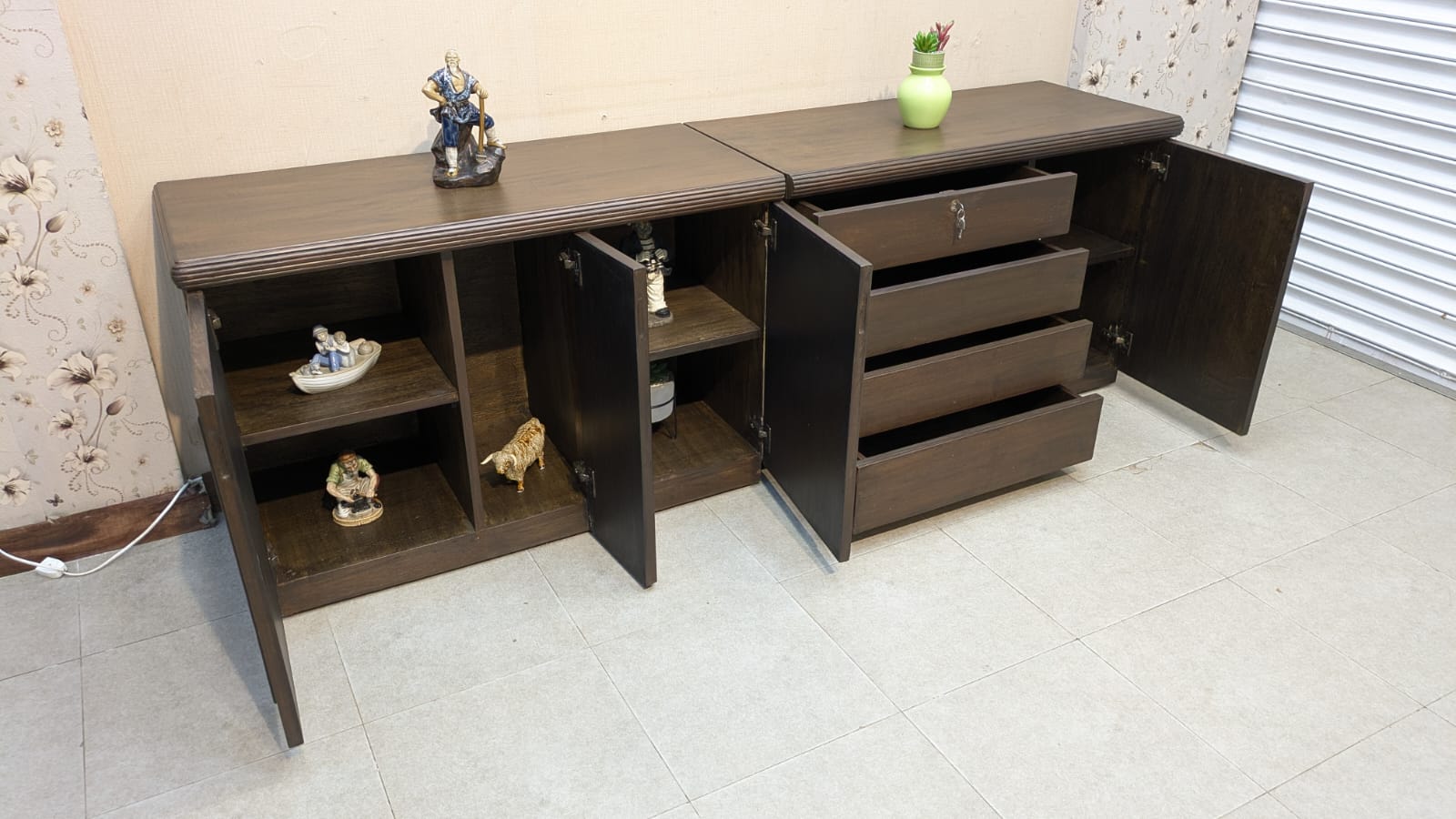 Elegant Design Sideboard