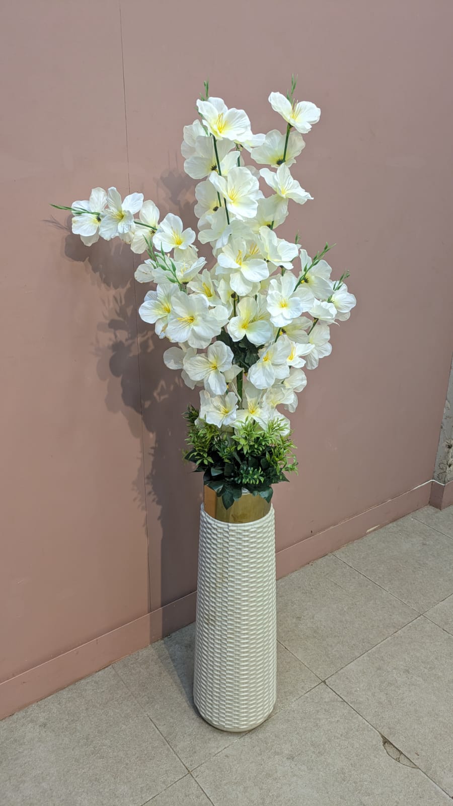 Brand New ELEGANT WHITE BLOSSOM FLOOR ARRANGEMENT