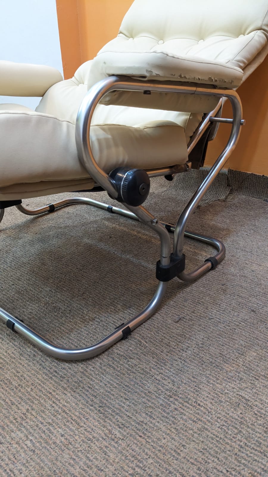 ✨ Imported Vintage ✨ Reclining Chair with Footrest