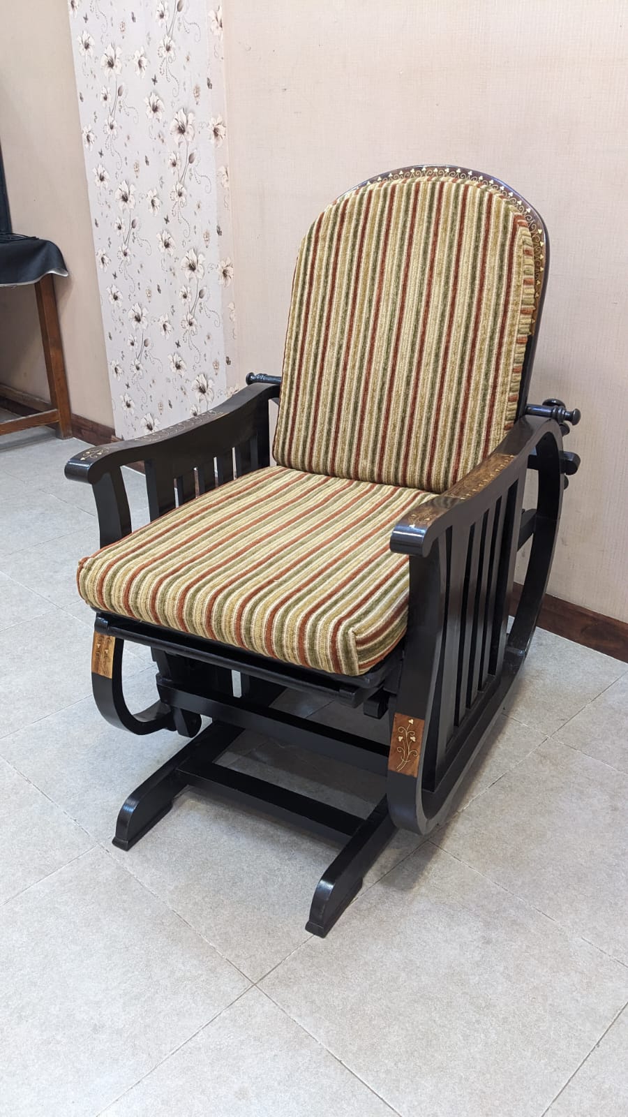 Solid Sheesham Wood Rocking Chair