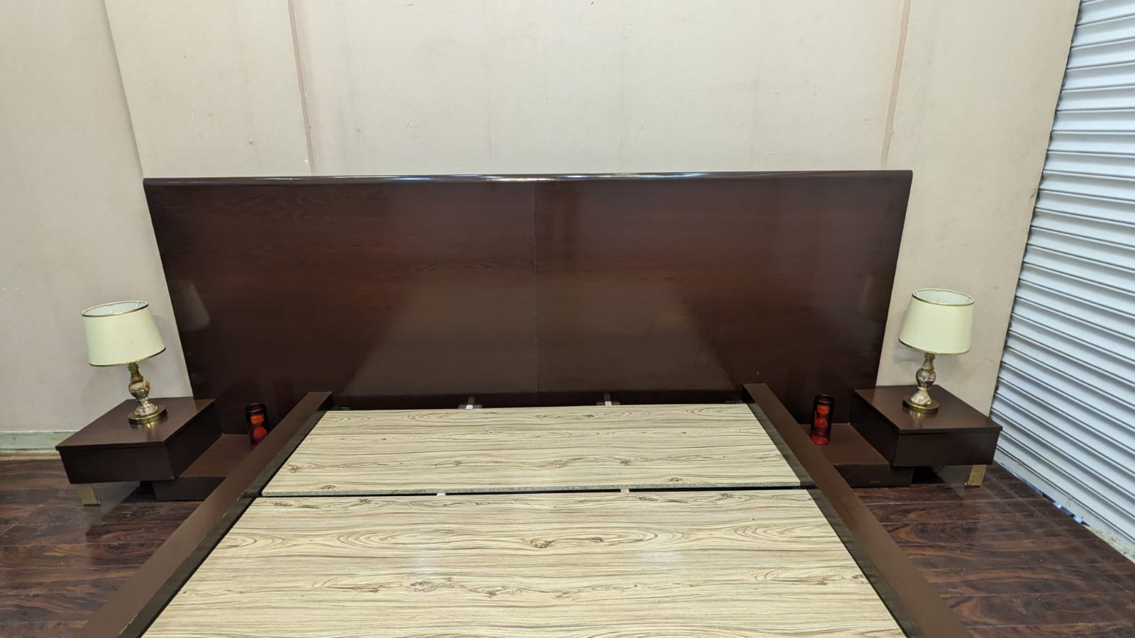 King Size Bed with 2 Side Tables