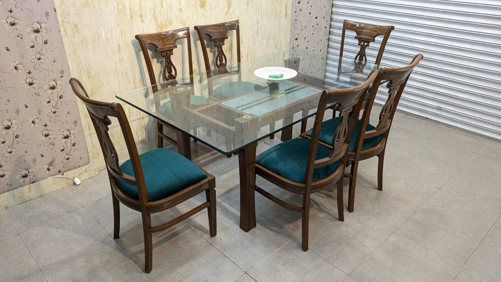 6 Seater dinning table