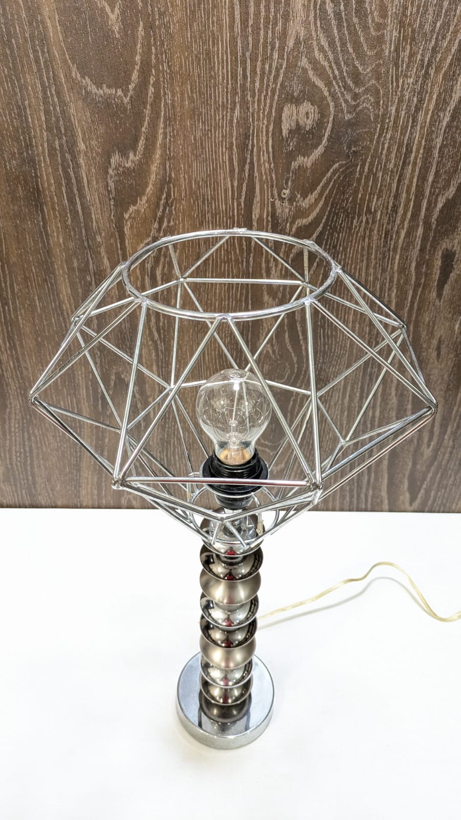 Table lamp