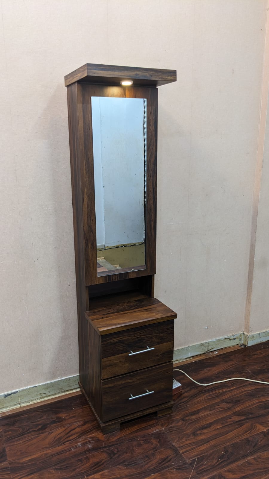 DivineCrafts New Dressing Table