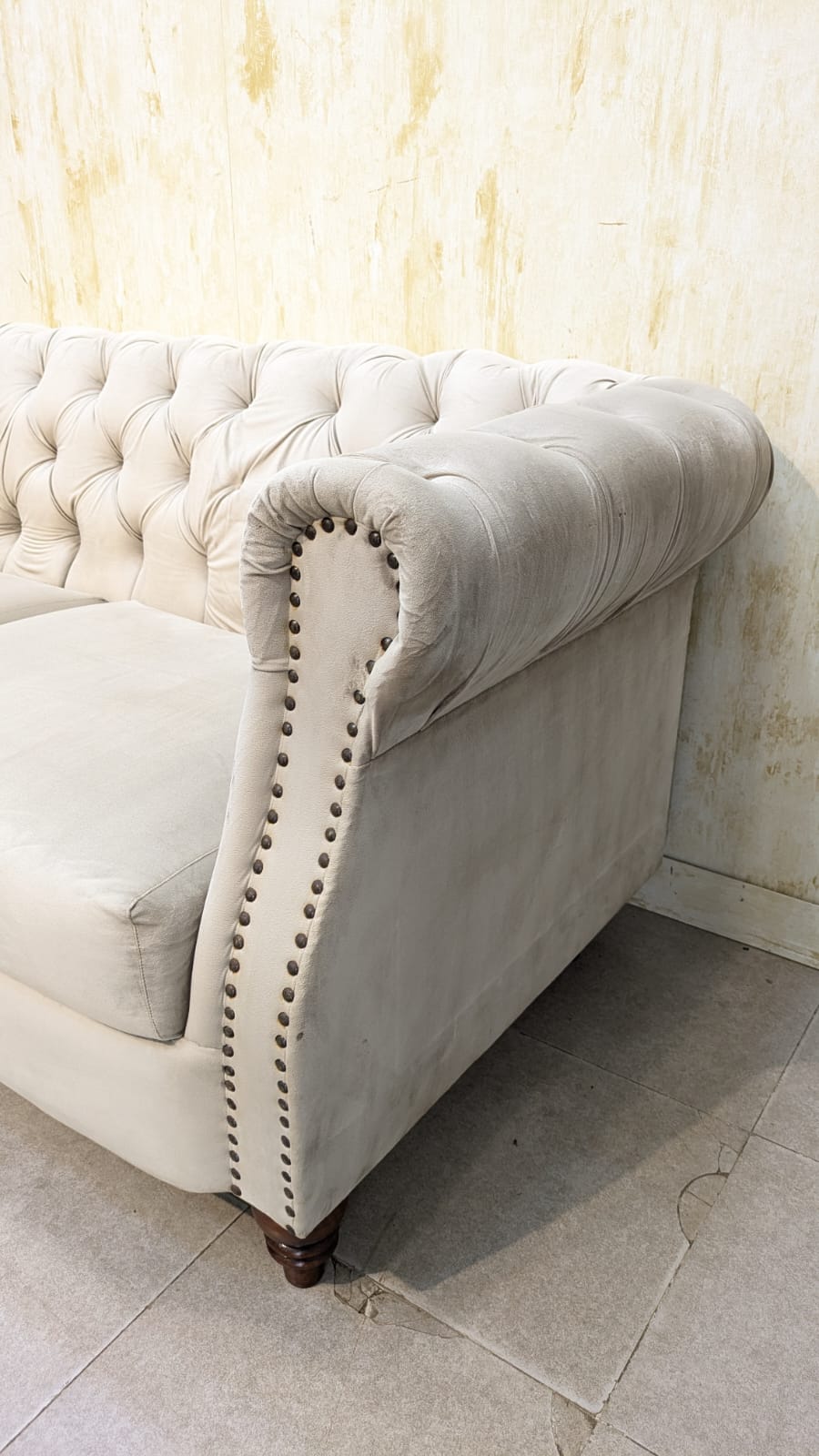 Comfortable 4 Seater Sofa Set