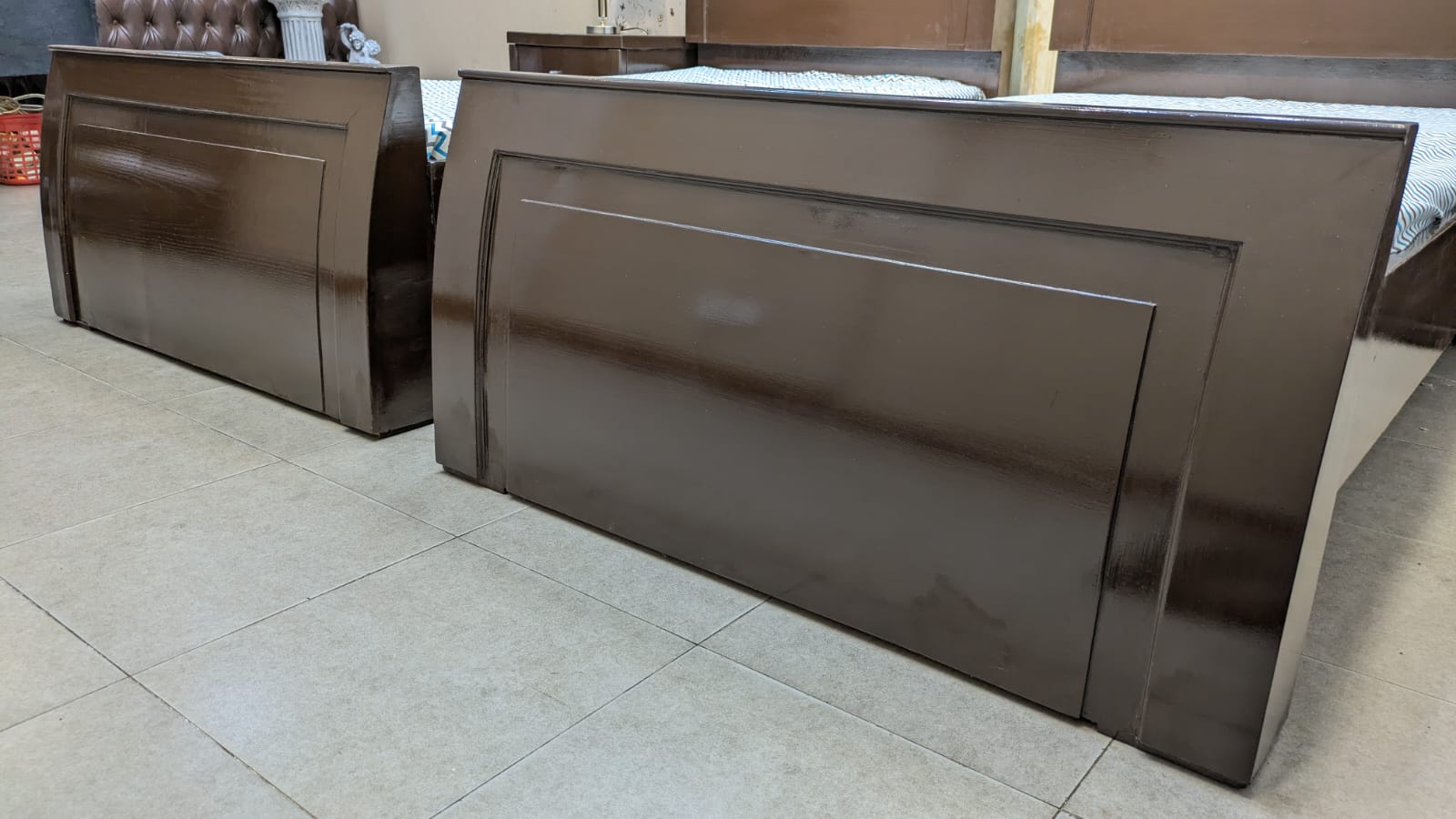 Pair Of Single Beds with 2 Side Tables