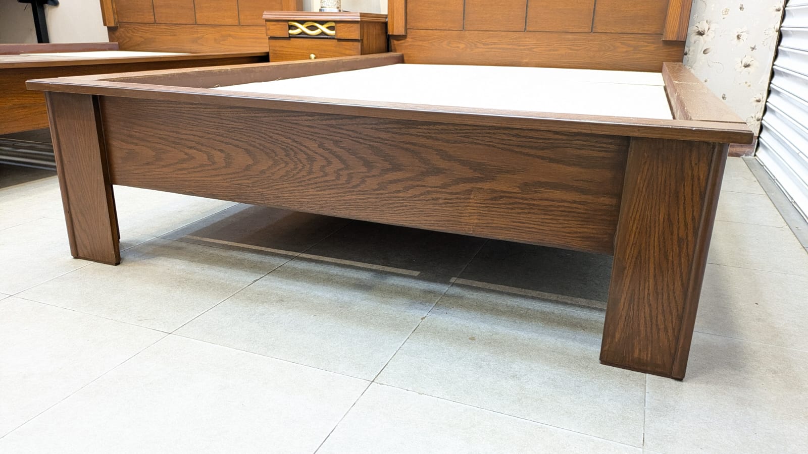 Pair of Twin Size Bed with Shared Side Table
