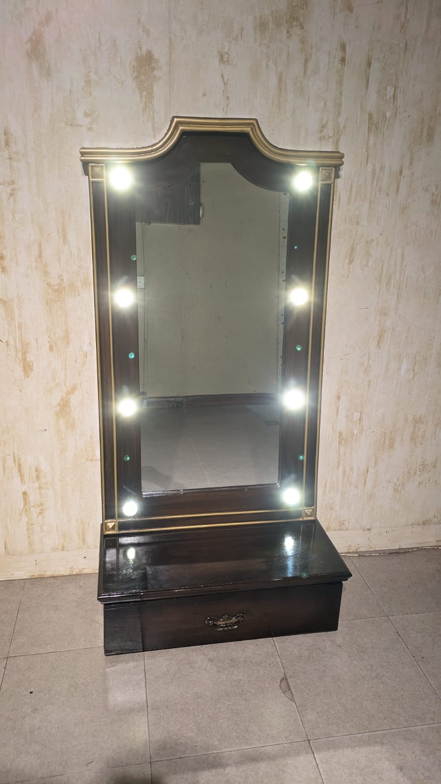 Wall Mounted Console With Led Mirror