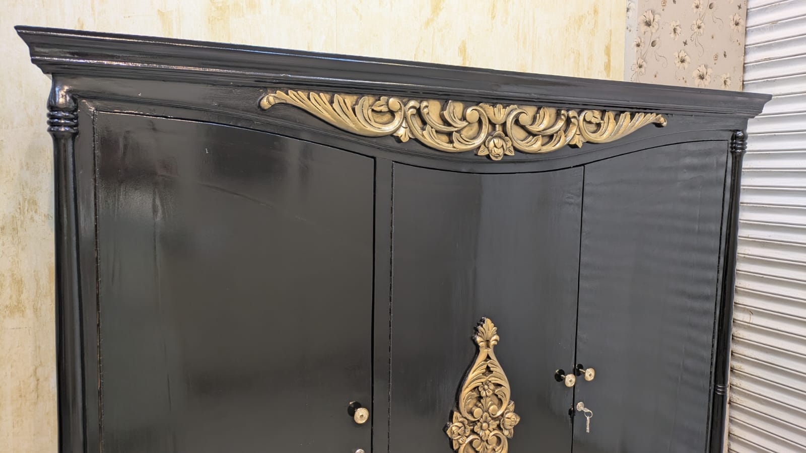 Solid Sheesham Wood 3 Door Almirah