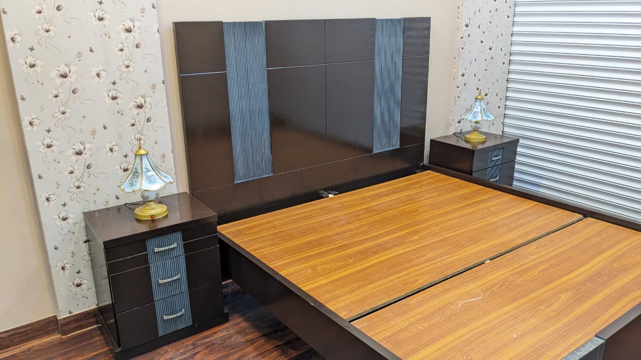 King Size Bed with 2 Side Tables