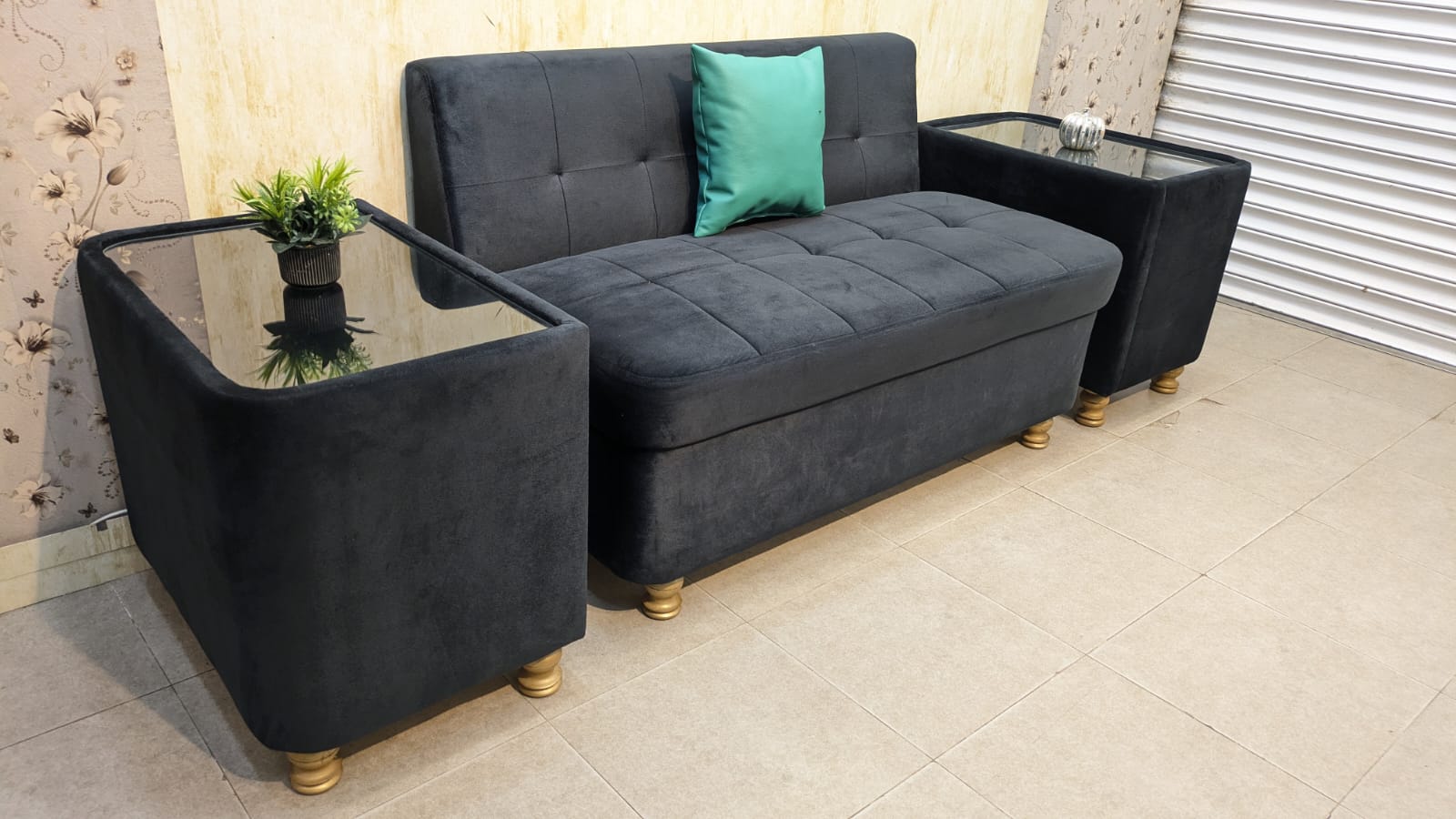 4 Seater Sofa Set With corner Tables